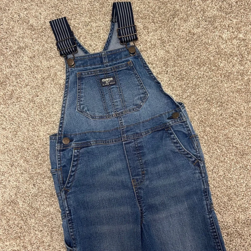 Oshkosh B'Gosh Denim Overalls Size Toddler 5T Adjustable Straps Unisex Boys Girl